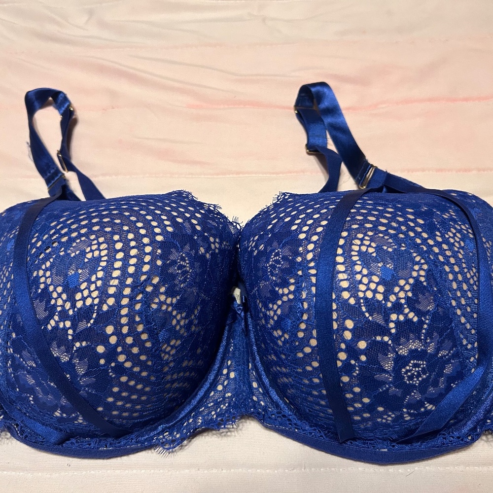 Cacique Blue Lace with Nude background 42DDD Bra